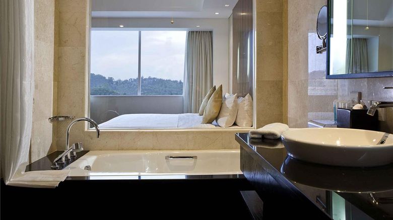 <b>Novotel Balikpapan Room</b>. Images powered by <a href="https://iceportal.shijigroup.com/" title="IcePortal" target="_blank">IcePortal</a>.