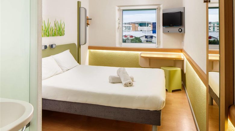 <b>Ibis Budget Portsmouth Room</b>. Images powered by <a href="https://iceportal.shijigroup.com/" title="IcePortal" target="_blank">IcePortal</a>.