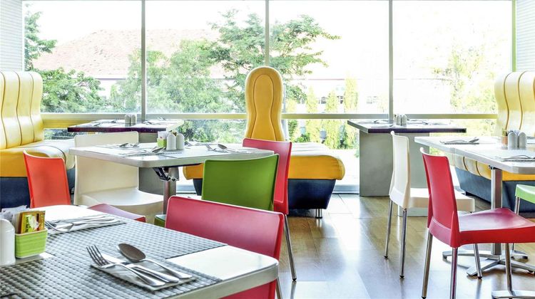 Hotel Ibis Semarang Restaurant
