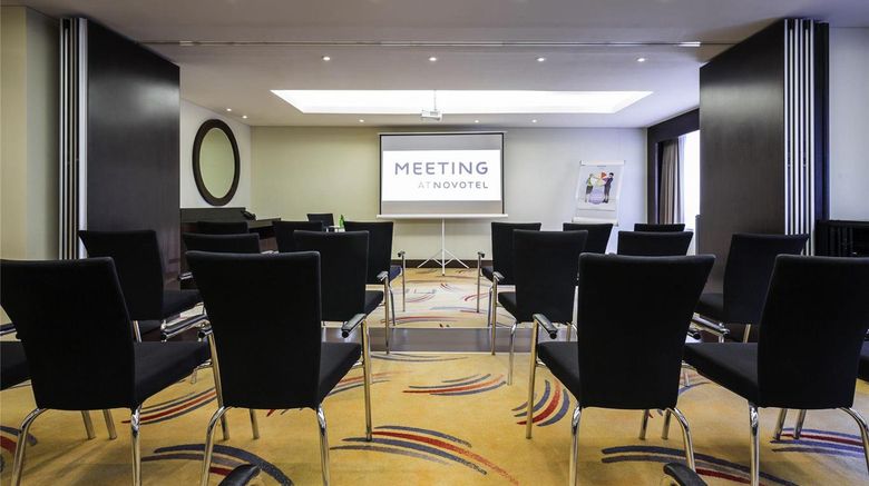 <b>Novotel Deira Creekside Dubai Meeting</b>. Images powered by <a href="https://iceportal.shijigroup.com/" title="IcePortal" target="_blank">IcePortal</a>.