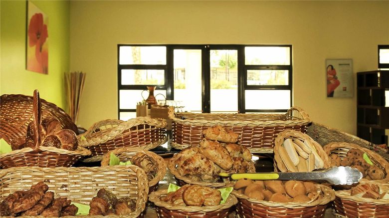 <b>Ibis Constantine Restaurant</b>. Images powered by <a href="https://iceportal.shijigroup.com/" title="IcePortal" target="_blank">IcePortal</a>.