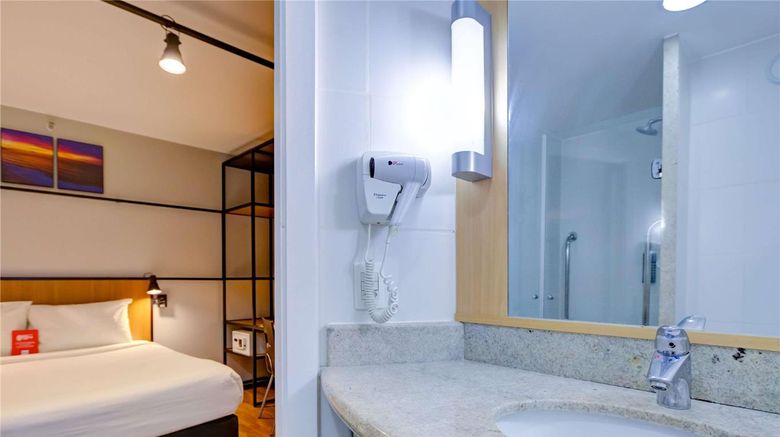<b>Ibis Rio de Janeiro Copacabana Room</b>. Images powered by <a href="https://iceportal.shijigroup.com/" title="IcePortal" target="_blank">IcePortal</a>.
