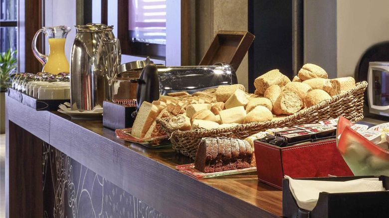 <b>Hotel Ibis Buenos Aires Obelisco Restaurant</b>. Images powered by <a href="https://iceportal.shijigroup.com/" title="IcePortal" target="_blank">IcePortal</a>.