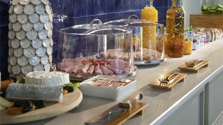 <b>Novotel Suites Nice Airport Restaurant</b>. Images powered by <a href="https://iceportal.shijigroup.com/" title="IcePortal" target="_blank">IcePortal</a>.