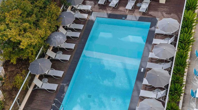 Novotel Suites Nice Airport Pool