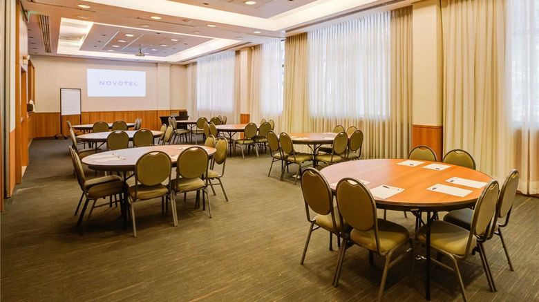 <b>Novotel Rio de Janeiro Santos Dumont Meeting</b>. Images powered by <a href="https://iceportal.shijigroup.com/" title="IcePortal" target="_blank">IcePortal</a>.