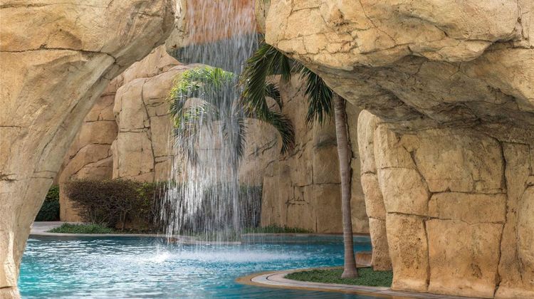 Sofitel Dubai The Palm Pool