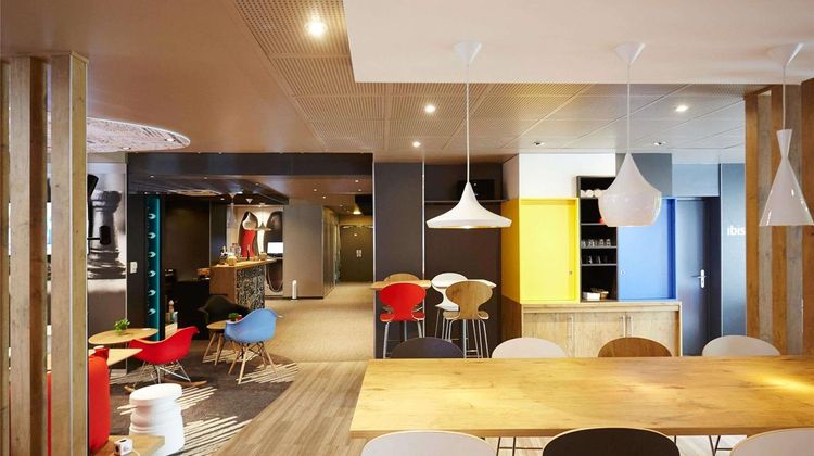 Ibis Hotel Valenciennes Exterior