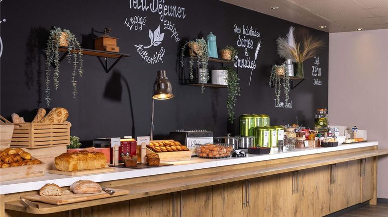 <b>Ibis Hotel Valenciennes Restaurant</b>. Images powered by <a href="https://iceportal.shijigroup.com/" title="IcePortal" target="_blank">IcePortal</a>.
