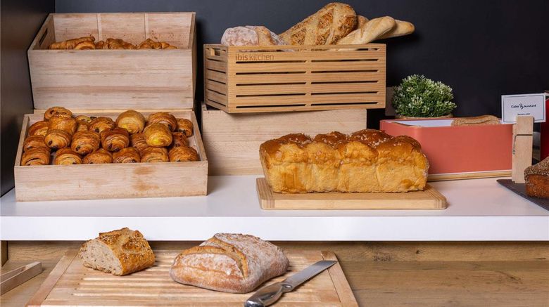 <b>Ibis Hotel Valenciennes Restaurant</b>. Images powered by <a href="https://iceportal.shijigroup.com/" title="IcePortal" target="_blank">IcePortal</a>.