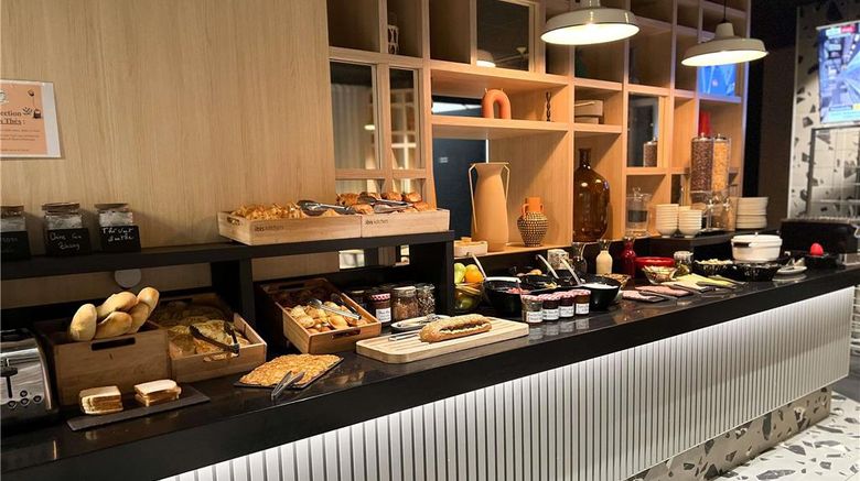 <b>Hotel Ibis Martigues Restaurant</b>. Images powered by <a href="https://iceportal.shijigroup.com/" title="IcePortal" target="_blank">IcePortal</a>.