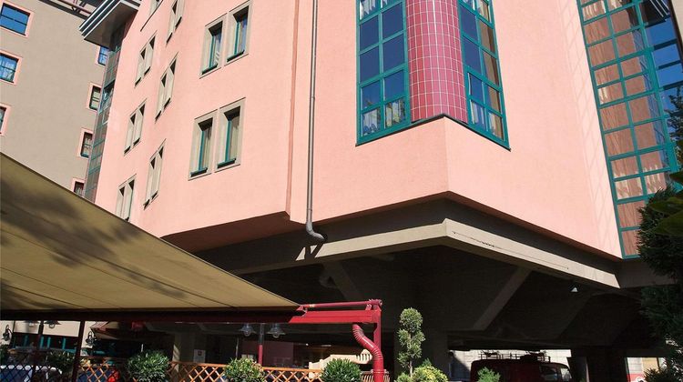 Ibis Styles Budapest Heroes Square Exterior