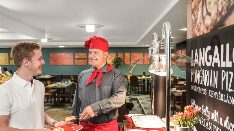 <b>Hotel Mercure Budapest City Center Restaurant</b>. Images powered by <a href="https://iceportal.shijigroup.com/" title="IcePortal" target="_blank">IcePortal</a>.
