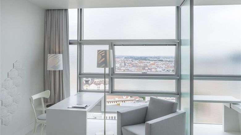 <b>SO/ Vienna Room</b>. Images powered by <a href="https://iceportal.shijigroup.com/" title="IcePortal" target="_blank">IcePortal</a>.