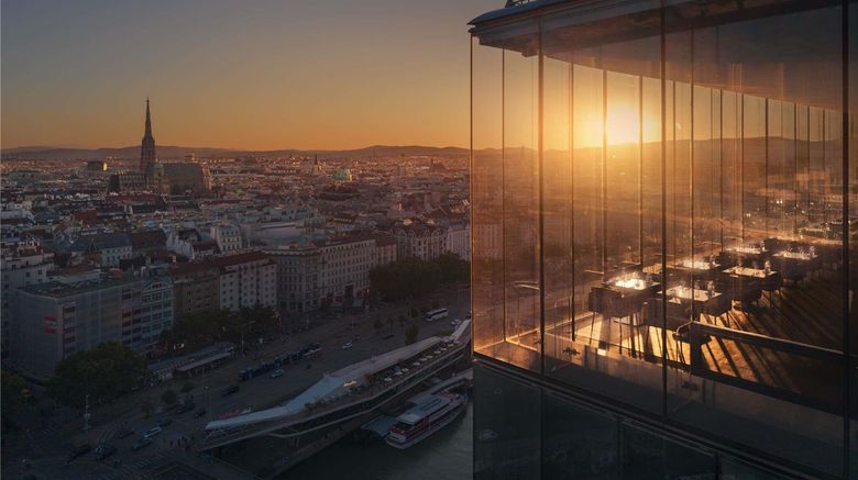 <b>SO/ Vienna Restaurant</b>. Images powered by <a href="https://iceportal.shijigroup.com/" title="IcePortal" target="_blank">IcePortal</a>.