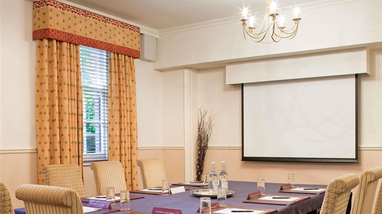 Mercure White Hart Salisbury Meeting