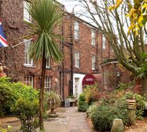 Mercure White Hart Salisbury Exterior