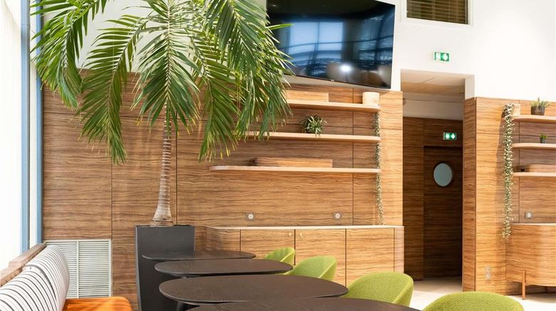 <b>Adagio City Aparthotel Bordeaux Gambetta Restaurant</b>. Images powered by <a href="https://iceportal.shijigroup.com/" title="IcePortal" target="_blank">IcePortal</a>.
