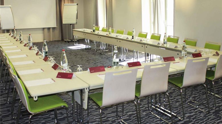 <b>Mercure Granville Le Grand Large Meeting</b>. Images powered by <a href="https://iceportal.shijigroup.com/" title="IcePortal" target="_blank">IcePortal</a>.