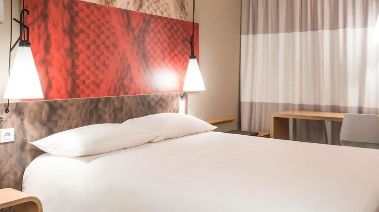 The Ibis Swansea Bay Hotel Room