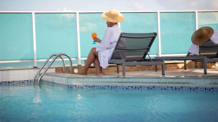Mercure Maceio Pajucara Pool