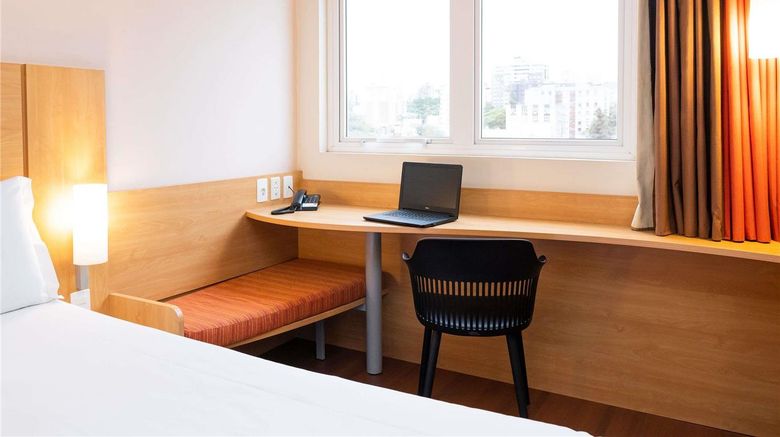 <b>Ibis Porto Alegre Moinhos de Vento Room</b>. Images powered by <a href="https://iceportal.shijigroup.com/" title="IcePortal" target="_blank">IcePortal</a>.