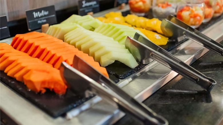 <b>Ibis Porto Alegre Moinhos de Vento Restaurant</b>. Images powered by <a href="https://iceportal.shijigroup.com/" title="IcePortal" target="_blank">IcePortal</a>.