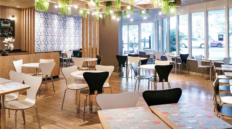 <b>Ibis Porto Alegre Moinhos de Vento Exterior</b>. Images powered by <a href="https://iceportal.shijigroup.com/" title="IcePortal" target="_blank">IcePortal</a>.