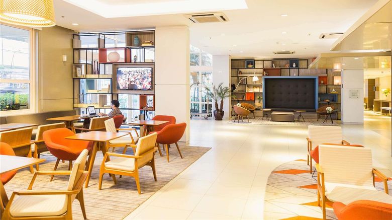 <b>Novotel Porto Alegre Aeroporto Exterior</b>. Images powered by <a href="https://iceportal.shijigroup.com/" title="IcePortal" target="_blank">IcePortal</a>.