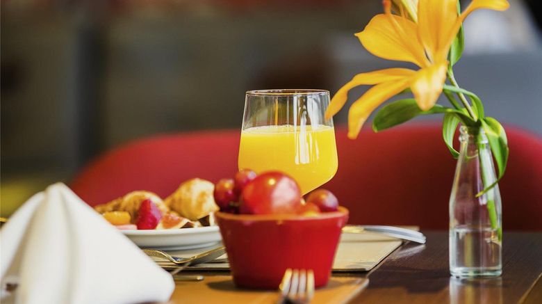 <b>Novotel Porto Alegre Aeroporto Restaurant</b>. Images powered by <a href="https://iceportal.shijigroup.com/" title="IcePortal" target="_blank">IcePortal</a>.