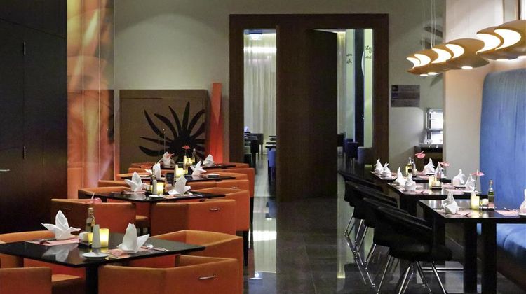 Novotel Suites Mall Avenue Dubai Restaurant
