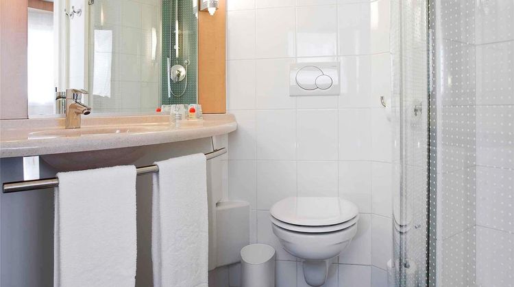 Ibis Cotonou Room