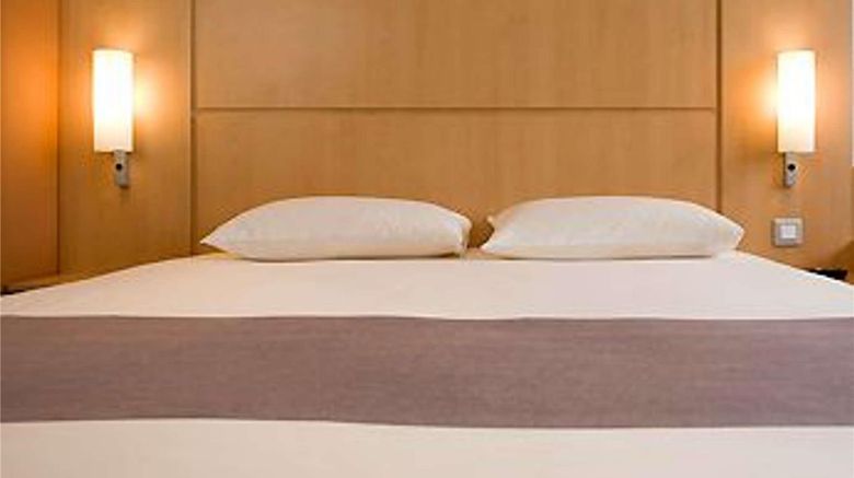 <b>Ibis Cotonou Room</b>. Images powered by <a href="https://iceportal.shijigroup.com/" title="IcePortal" target="_blank">IcePortal</a>.
