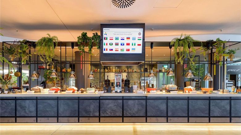 <b>Hotel Novotel Muenchen Airport Restaurant</b>. Images powered by <a href="https://iceportal.shijigroup.com/" title="IcePortal" target="_blank">IcePortal</a>.