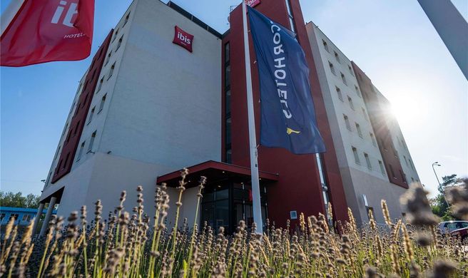 Hotel Ibis Plzen Exterior