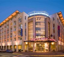 Mercure Thalassa Port Frejus Exterior