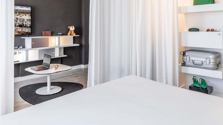 <b>Suite Novotel Malaga Centro Room</b>. Images powered by <a href="https://iceportal.shijigroup.com/" title="IcePortal" target="_blank">IcePortal</a>.