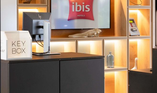 Ibis Lugano Paradiso Exterior