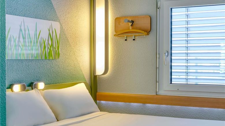 <b>Ibis Budget Luzern City Room</b>. Images powered by <a href="https://iceportal.shijigroup.com/" title="IcePortal" target="_blank">IcePortal</a>.