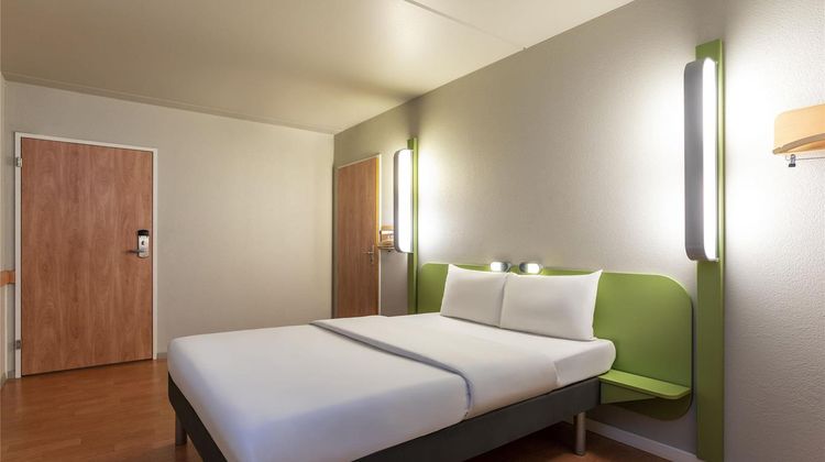 Ibis Budget Winterthur Room