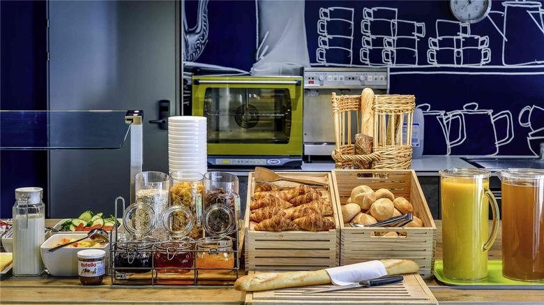 <b>Ibis Budget Winterthur Restaurant</b>. Images powered by <a href="https://iceportal.shijigroup.com/" title="IcePortal" target="_blank">IcePortal</a>.