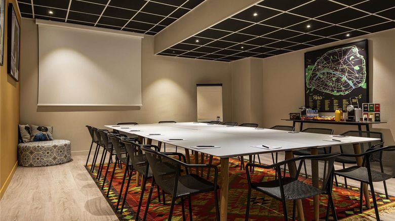 <b>Adagio Paris Bercy Meeting</b>. Images powered by <a href="https://iceportal.shijigroup.com/" title="IcePortal" target="_blank">IcePortal</a>.