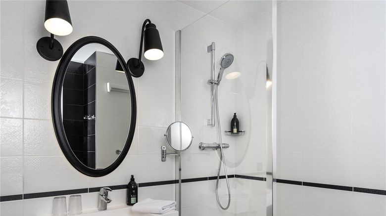 <b>Adagio Paris Montmartre Room</b>. Images powered by <a href="https://iceportal.shijigroup.com/" title="IcePortal" target="_blank">IcePortal</a>.