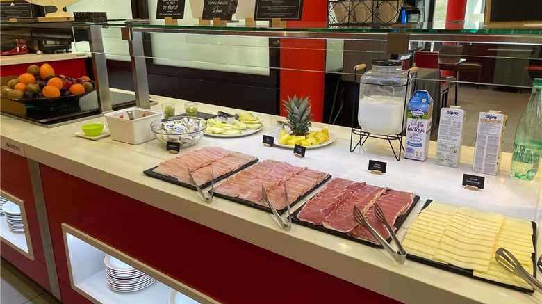 <b>Ibis Budget Girona Costa Brava Restaurant</b>. Images powered by <a href="https://iceportal.shijigroup.com/" title="IcePortal" target="_blank">IcePortal</a>.