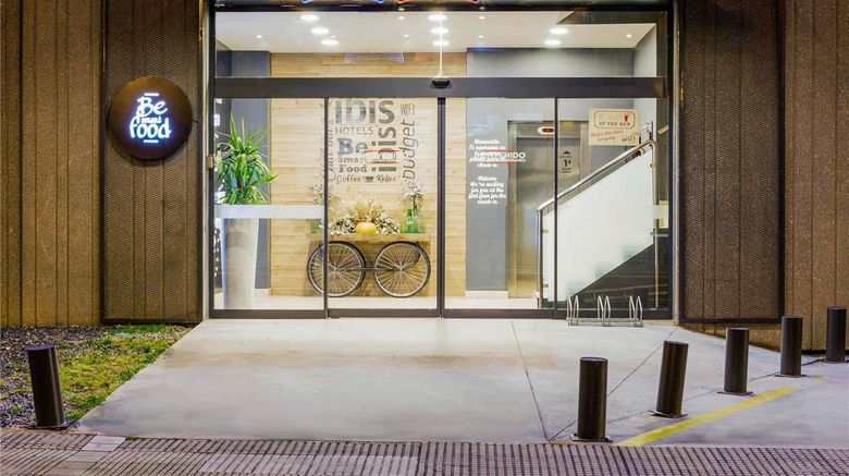 <b>Ibis Oviedo Exterior</b>. Images powered by <a href="https://iceportal.shijigroup.com/" title="IcePortal" target="_blank">IcePortal</a>.