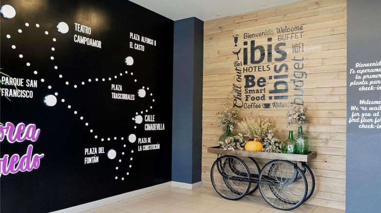 <b>Ibis Oviedo Exterior</b>. Images powered by <a href="https://iceportal.shijigroup.com/" title="IcePortal" target="_blank">IcePortal</a>.