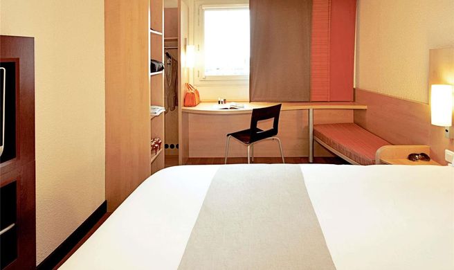 Ibis Oviedo Exterior