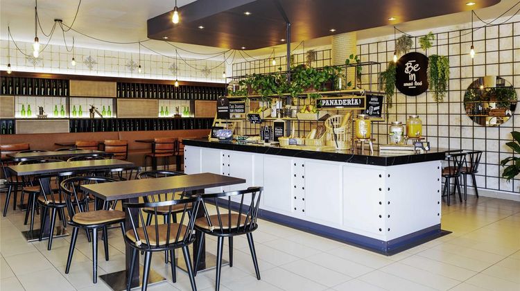 Ibis Oviedo Restaurant