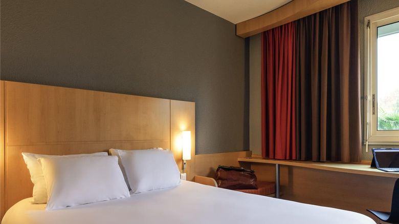 <b>Hotel Ibis Quimperle Room</b>. Images powered by <a href="https://iceportal.shijigroup.com/" title="IcePortal" target="_blank">IcePortal</a>.