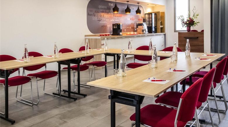 <b>Hotel Ibis Cannes Mouans Sartoux Meeting</b>. Images powered by <a href="https://iceportal.shijigroup.com/" title="IcePortal" target="_blank">IcePortal</a>.